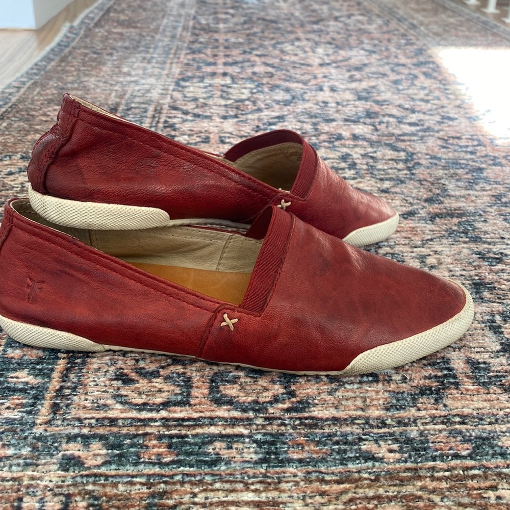 Frye Melanie Slip On in burnt red